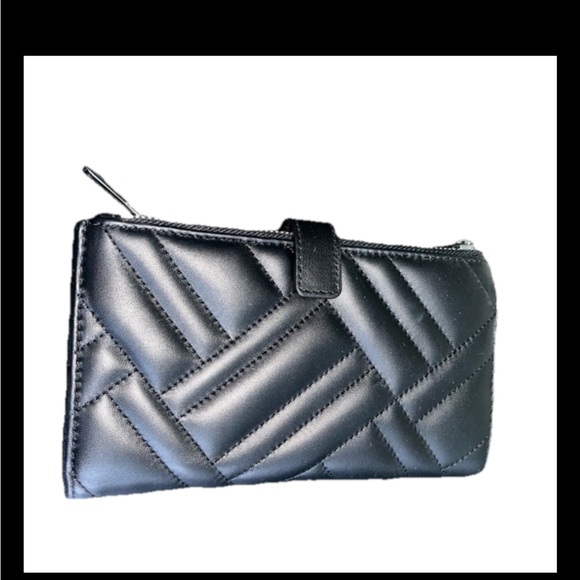 Michael Kors Quilted Large check wallet - Picture 2 of 4